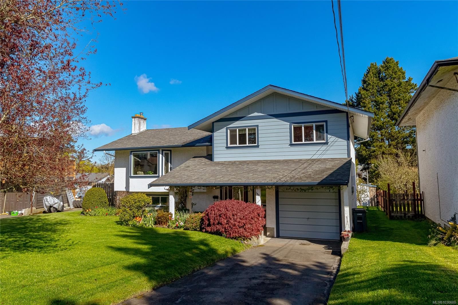 {"zip":"V8Z 2J1","area":"Capital Regional District","city":"Saanich","state":"BC","country":null,"district":null,"addressKey":"544rielplacewsaanich","streetName":"Riel","unitNumber":null,"neighborhood":"SW Glanford","streetNumber":"544","streetSuffix":"Pl","communityCode":null,"streetDirection":"W","majorIntersection":null,"streetDirectionPrefix":null}