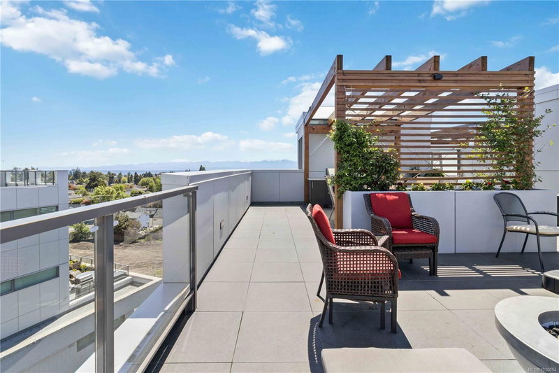 501 Park Pl #601, Esquimalt, British Columbia