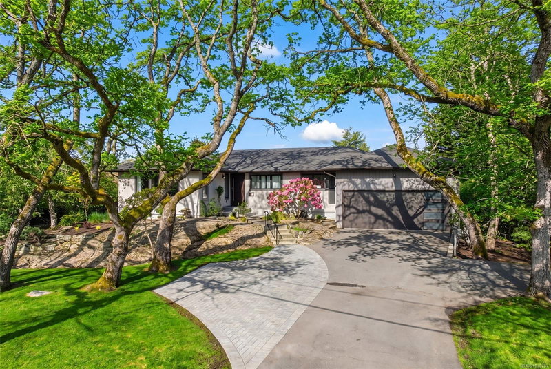 910 Foul Bay Rd, Victoria, British Columbia