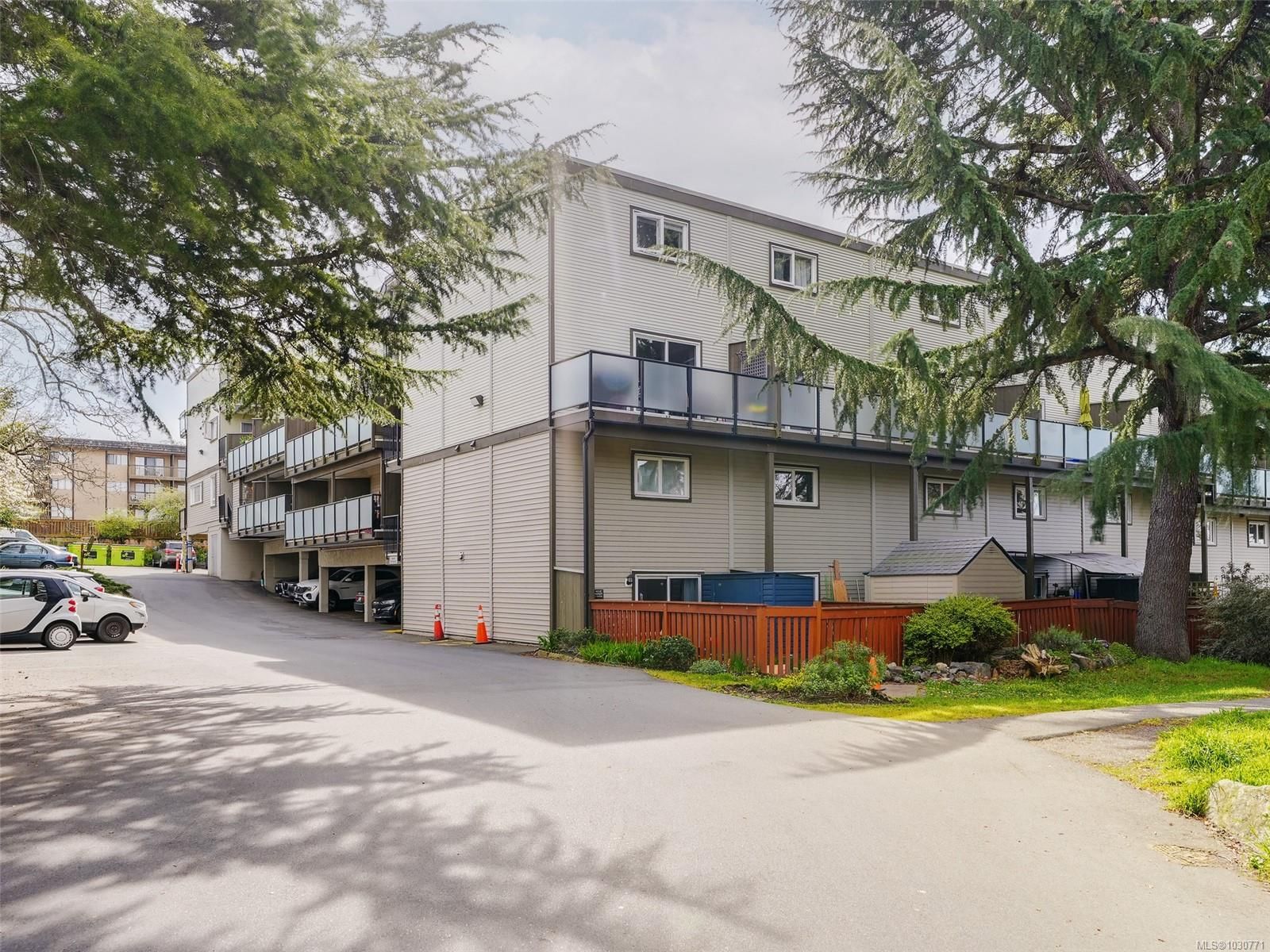 {"zip":"V8X 2T5","area":"Capital Regional District","city":"Saanich","state":"BC","country":null,"district":null,"addressKey":"201991cloverdaleavenuesaanich","streetName":"Cloverdale","unitNumber":"201","neighborhood":"Cloverdale Townhouse Court","streetNumber":"991","streetSuffix":"Ave","communityCode":null,"streetDirection":null,"majorIntersection":null,"streetDirectionPrefix":null}