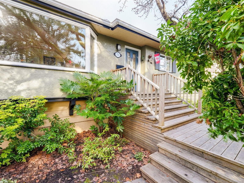 3930 Tudor Ave, Saanich, British Columbia