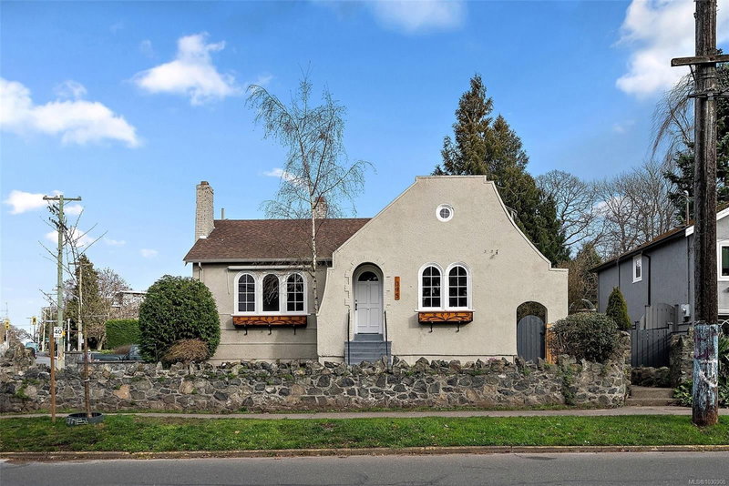 1095 Moss St, Victoria, British Columbia