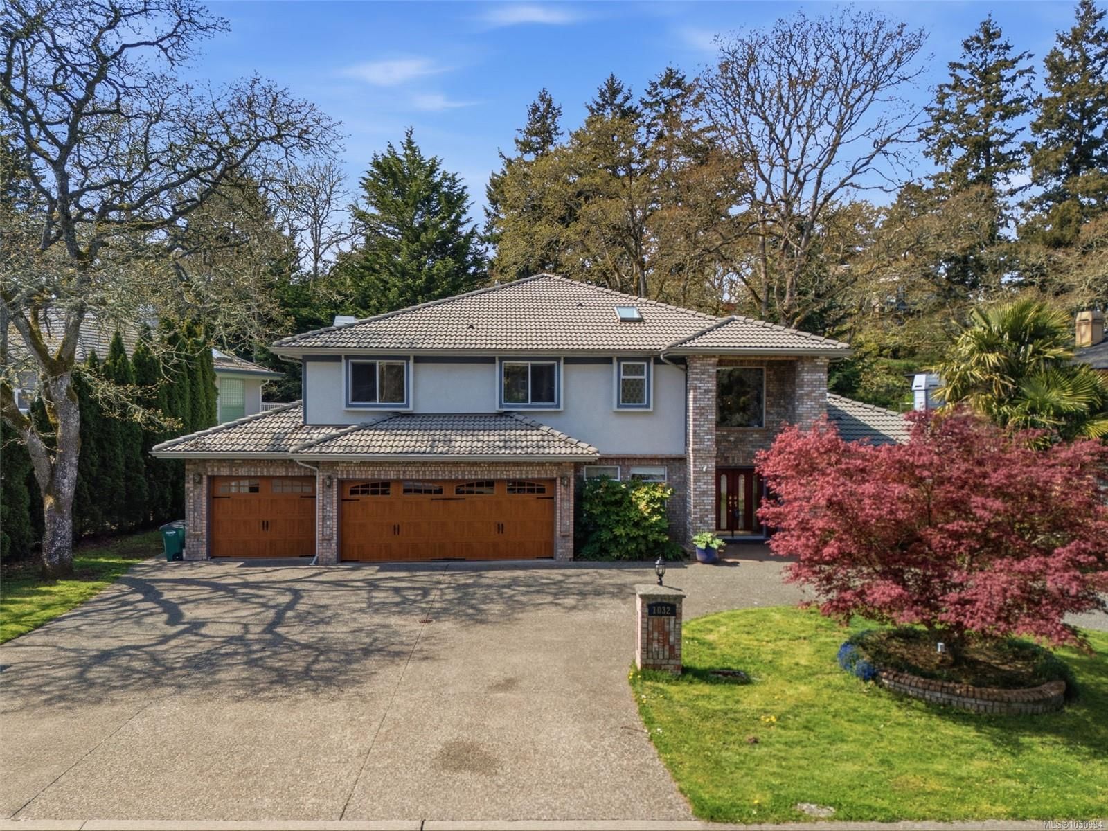 {"zip":"V8X 5G7","area":"Capital Regional District","city":"Saanich","state":"BC","country":null,"district":null,"addressKey":"1032valewoodtrailsaanich","streetName":"Valewood","unitNumber":null,"neighborhood":"SE Broadmead","streetNumber":"1032","streetSuffix":"Trail","communityCode":null,"streetDirection":null,"majorIntersection":null,"streetDirectionPrefix":null}