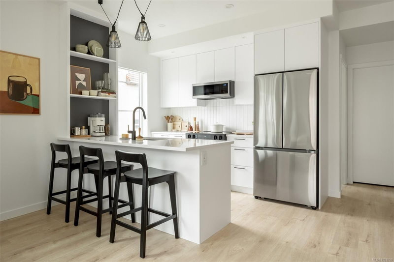 1075 Tillicum Rd #311, Esquimalt, British Columbia