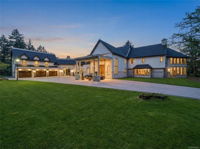 1708 Woodsend Dr, Saanich