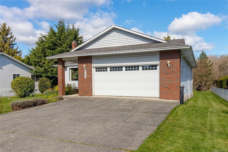 994 Meadowview Pl, Saanich, British Columbia
