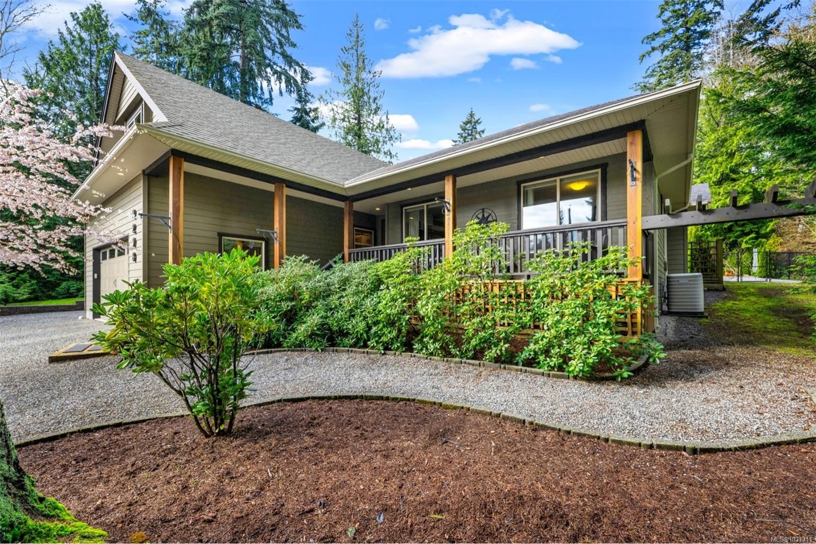 {"zip":"V0R 1K5","area":"North Cowichan, Municipality of","city":"Chemainus","state":"BC","country":null,"district":null,"addressKey":"9298cottonwoodroadchemainus","streetName":"Cottonwood","unitNumber":null,"neighborhood":"Du Chemainus","streetNumber":"9298","streetSuffix":"Rd","communityCode":null,"streetDirection":null,"majorIntersection":null,"streetDirectionPrefix":null}