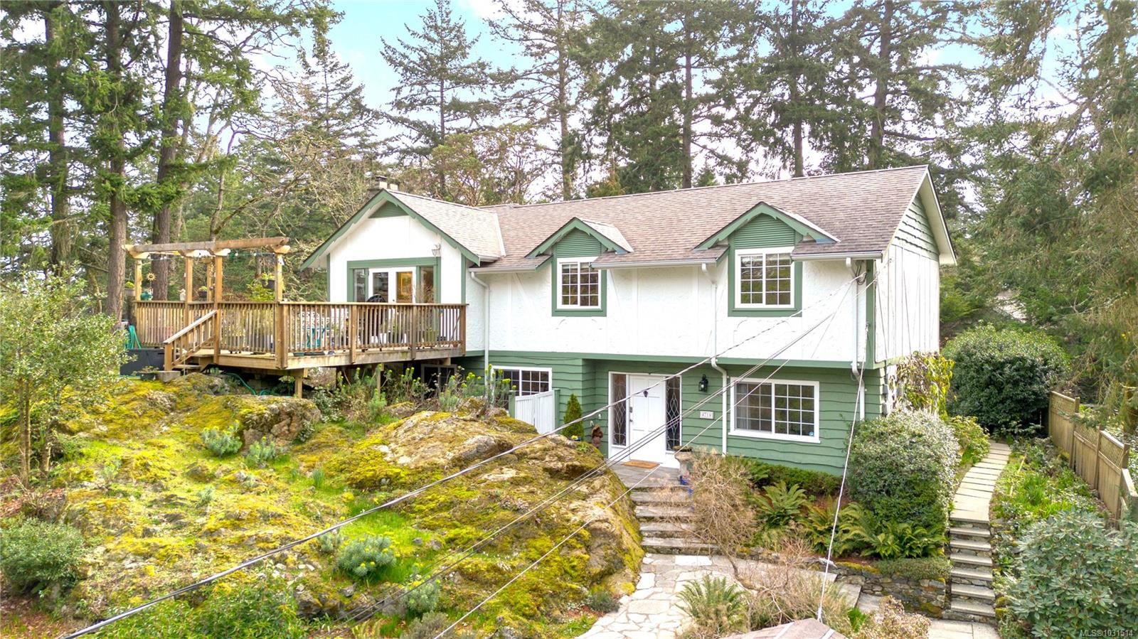 4719 Treetop Hts