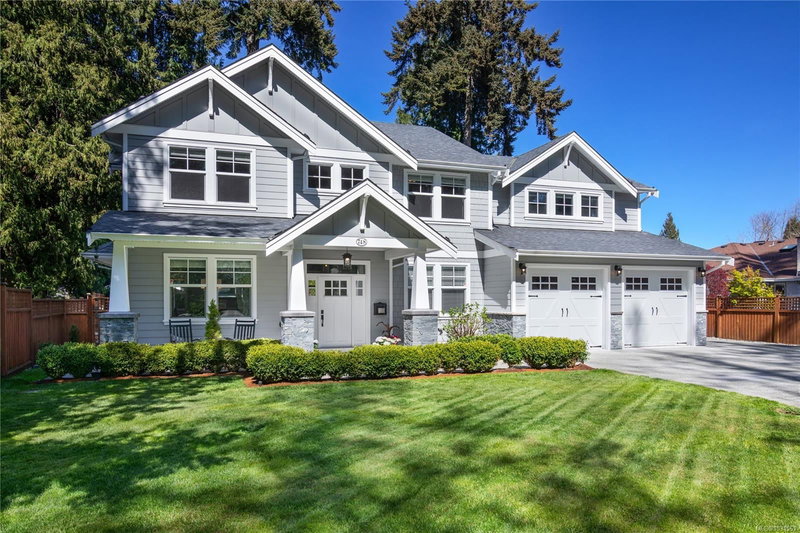 748 Walema Ave, Saanich, British Columbia