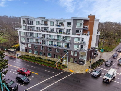 1303 Hillside Ave, Victoria