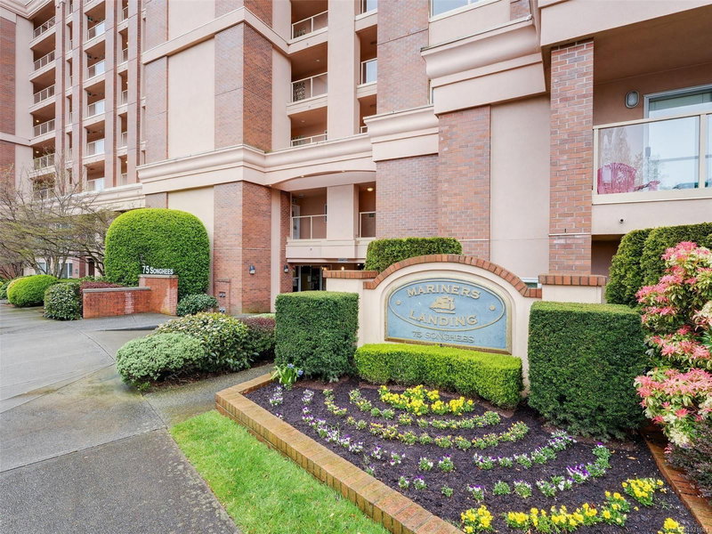 75 Songhees Rd #104, Victoria, British Columbia