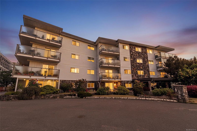 848 Esquimalt Rd #207, Esquimalt, British Columbia