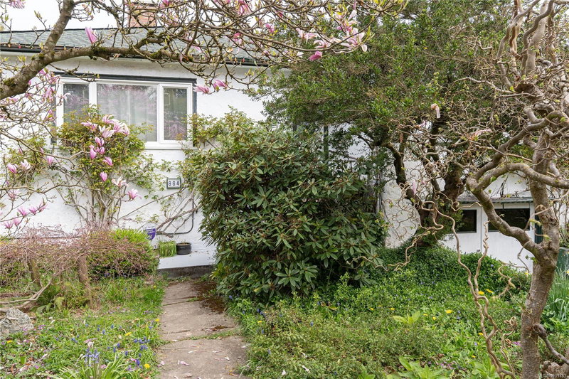 864 Selkirk Ave, Esquimalt, British Columbia