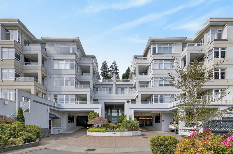 5110 Cordova Bay Rd #206, Saanich, British Columbia