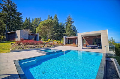 136 Wilkie Way, Salt Spring