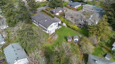 863 Parklands Dr, Esquimalt