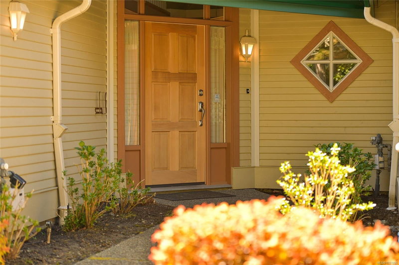 520 Marsett Pl #13, Saanich, British Columbia