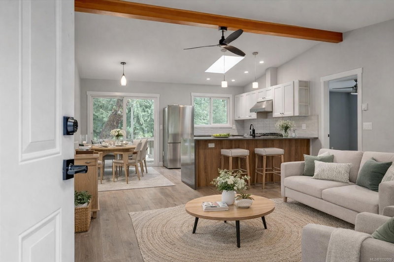 840 Mary Rd, Gabriola Island, British Columbia