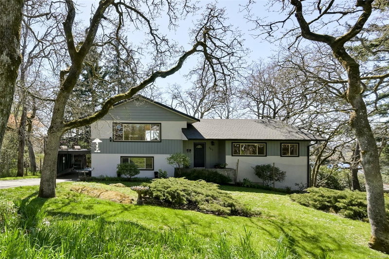 967 Ridgeway St, Saanich, British Columbia
