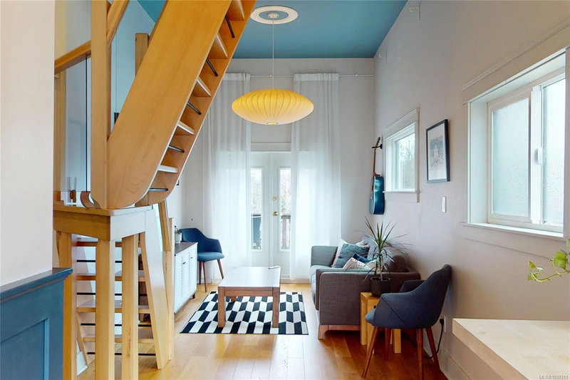 1709 Fernwood Rd, Victoria, British Columbia