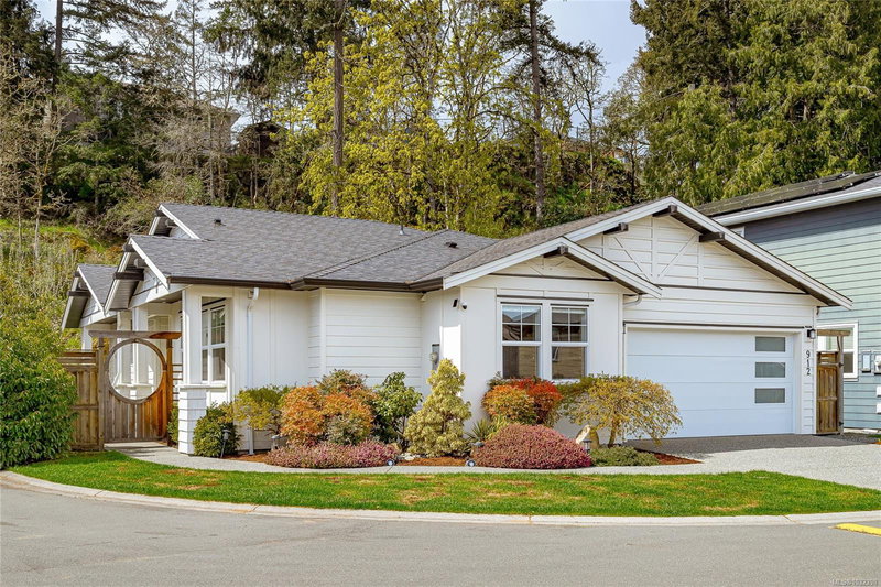 912 Randall Pl, Langford, British Columbia
