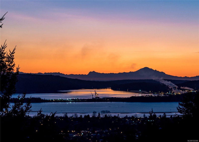 1214 College Dr, Nanaimo, British Columbia