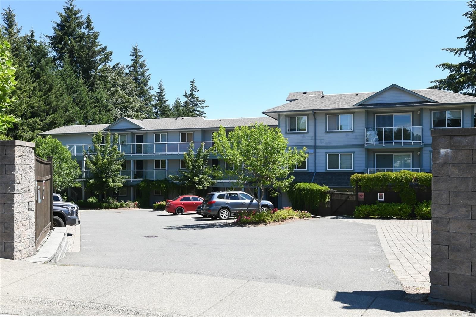 {"zip":"V9M 4G4","area":"Comox, Town of","city":"Comox","state":"BC","country":null,"district":null,"addressKey":"302840shamrockplacecomox","streetName":"Shamrock","unitNumber":"302","neighborhood":"The Shannon","streetNumber":"840","streetSuffix":"Pl","communityCode":null,"streetDirection":null,"majorIntersection":null,"streetDirectionPrefix":null}