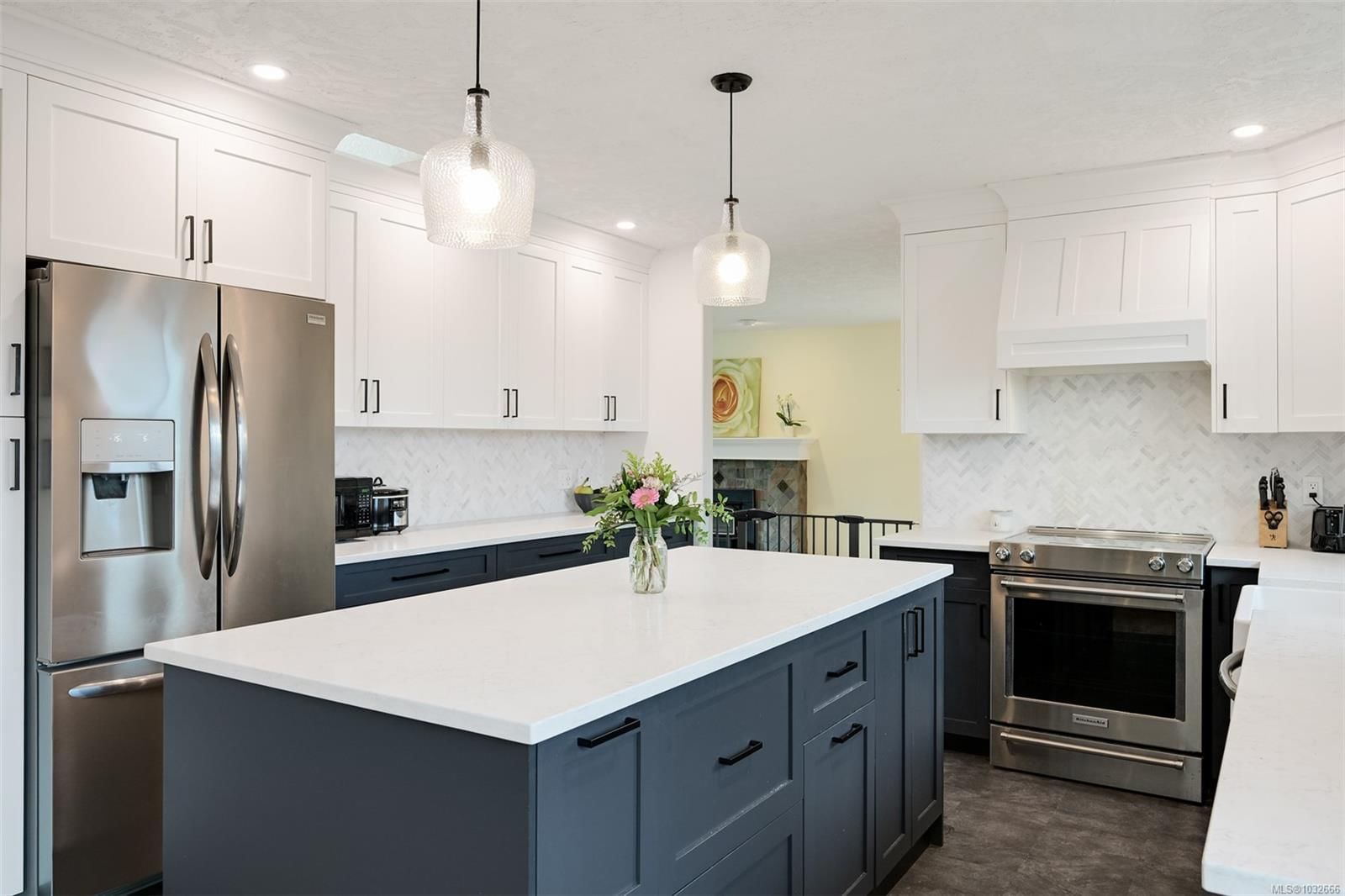 {"zip":"V8Z 7E3","area":"Capital Regional District","city":"Saanich","state":"BC","country":null,"district":null,"addressKey":"1290lidgatecourtsaanich","streetName":"Lidgate","unitNumber":null,"neighborhood":"SW Strawberry Vale","streetNumber":"1290","streetSuffix":"Crt","communityCode":null,"streetDirection":null,"majorIntersection":null,"streetDirectionPrefix":null}