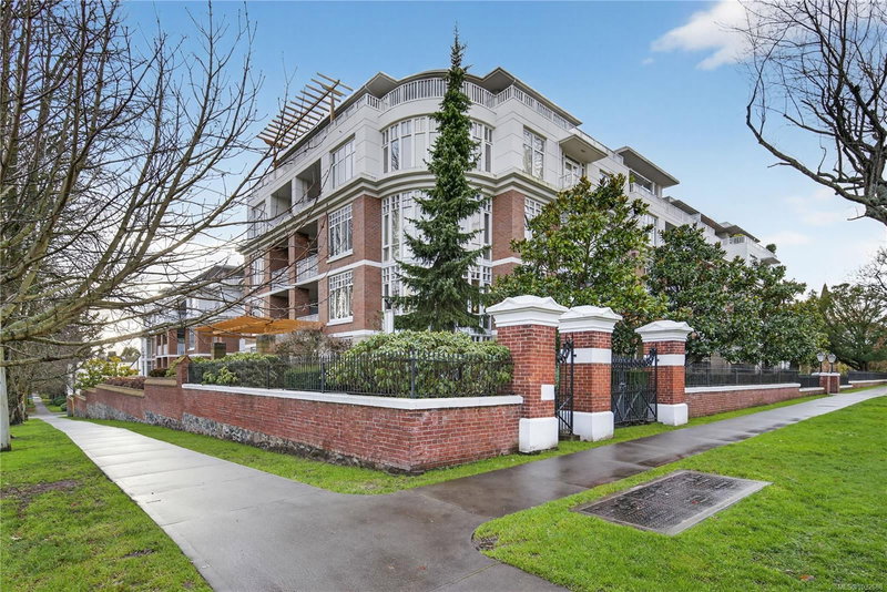 999 Burdett Ave #415, Victoria, British Columbia