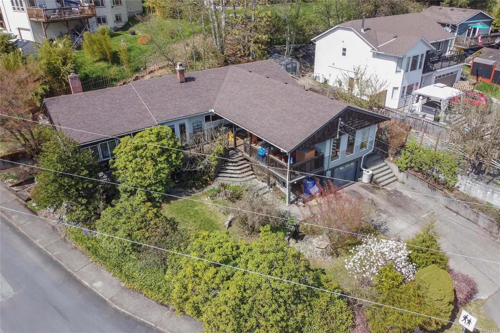 {"zip":"V0R 2G0","area":"Lake Cowichan, Town of","city":"Lake Cowichan","state":"BC","country":null,"district":null,"addressKey":"139northshoreroadlakecowichan","streetName":"North Shore","unitNumber":null,"neighborhood":"Du Lake Cowichan","streetNumber":"139","streetSuffix":"Rd","communityCode":null,"streetDirection":null,"majorIntersection":null,"streetDirectionPrefix":null}