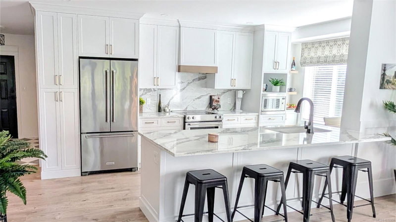 50 Songhees Rd #516, Victoria, British Columbia