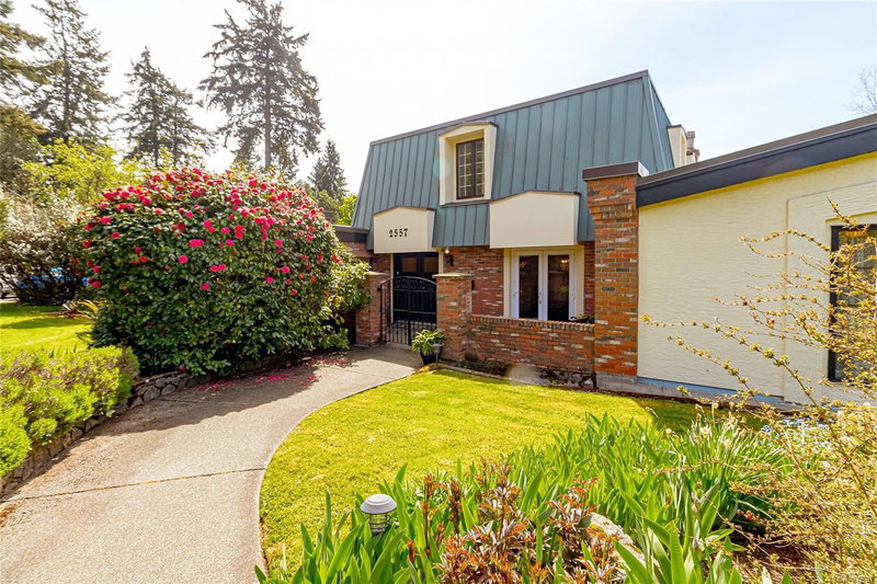 2557 Annabern Cres, Saanich, British Columbia