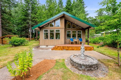 1677 Baikie Rd, Denman Island