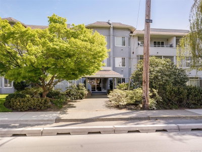 #208 – 3921 Shelbourne St, Saanich