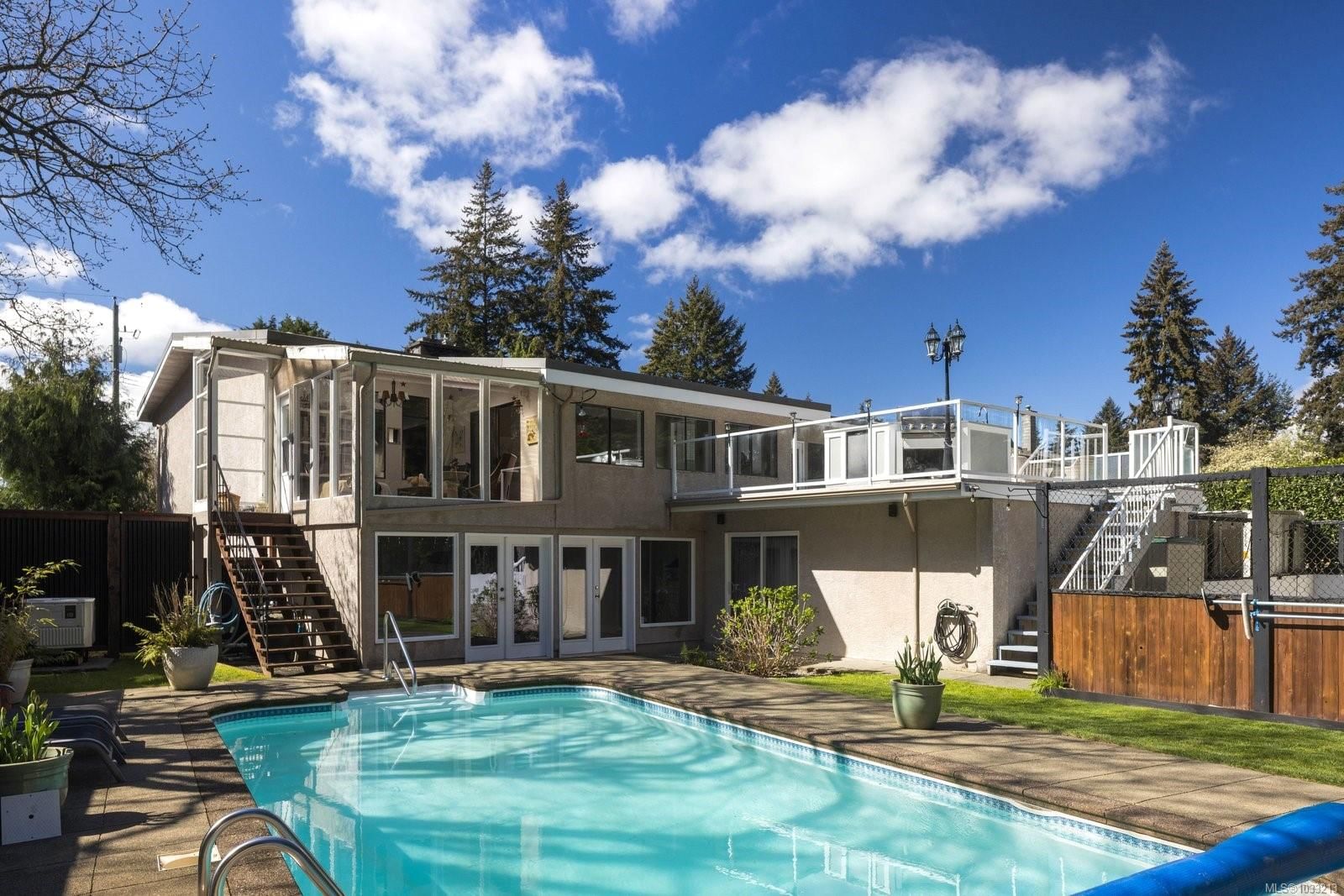 {"zip":"V9B 2C7","area":"Capital Regional District","city":"Colwood","state":"BC","country":null,"district":null,"addressKey":"2264aldeaneavenuecolwood","streetName":"Aldeane","unitNumber":null,"neighborhood":"Co Colwood Lake","streetNumber":"2264","streetSuffix":"Ave","communityCode":null,"streetDirection":null,"majorIntersection":null,"streetDirectionPrefix":null}