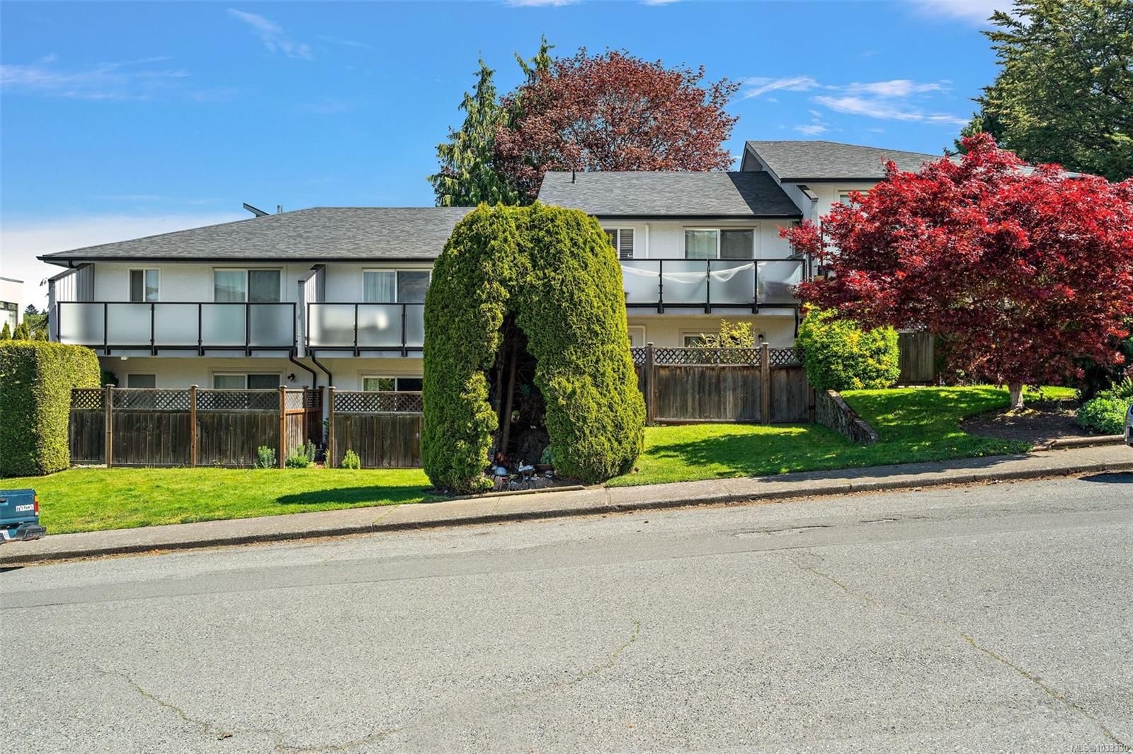 {"zip":"V8X 1P3","area":"Capital Regional District","city":"Saanich","state":"BC","country":null,"district":null,"addressKey":"53235alderstreetsaanich","streetName":"Alder","unitNumber":"5","neighborhood":"SE Quadra","streetNumber":"3235","streetSuffix":"St","communityCode":null,"streetDirection":null,"majorIntersection":null,"streetDirectionPrefix":null}