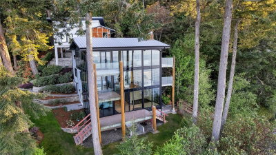 1676 Lands End Rd, North Saanich