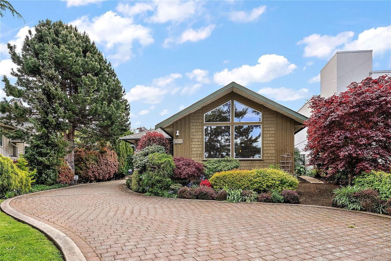 9675 First St #1, Sidney, British Columbia