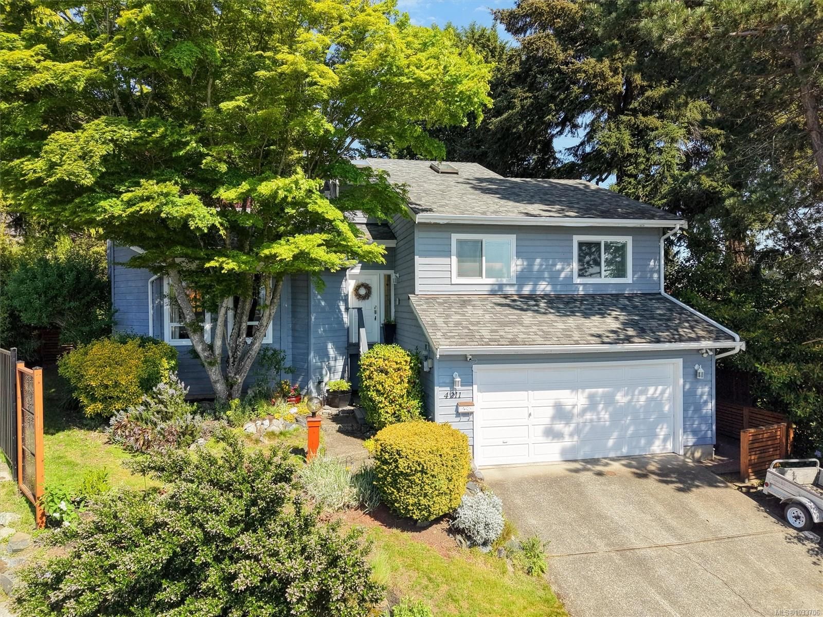 {"zip":"V8X 4X8","area":"Capital Regional District","city":"Saanich","state":"BC","country":null,"district":null,"addressKey":"4211leafhillgreensaanich","streetName":"Leaf Hill","unitNumber":null,"neighborhood":"SE Lake Hill","streetNumber":"4211","streetSuffix":"Green","communityCode":null,"streetDirection":null,"majorIntersection":null,"streetDirectionPrefix":null}