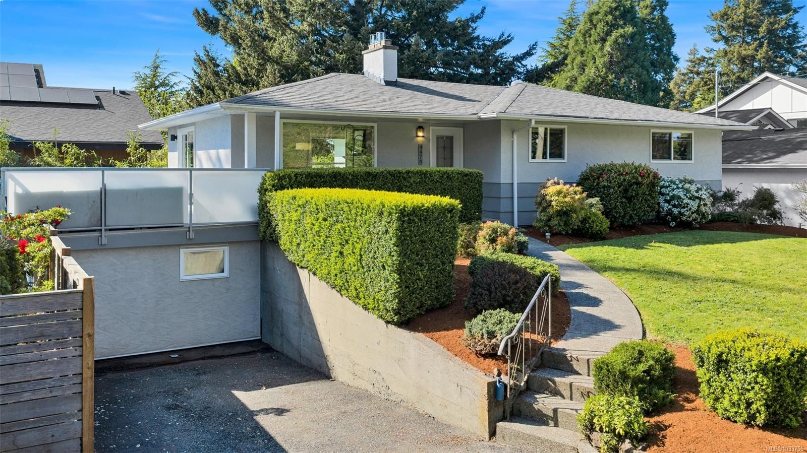{"zip":"V8N 3L5","area":"Capital Regional District","city":"Saanich","state":"BC","country":null,"district":null,"addressKey":"4474torquaydrivesaanich","streetName":"Torquay","unitNumber":null,"neighborhood":"SE Gordon Head","streetNumber":"4474","streetSuffix":"Dr","communityCode":null,"streetDirection":null,"majorIntersection":null,"streetDirectionPrefix":null}