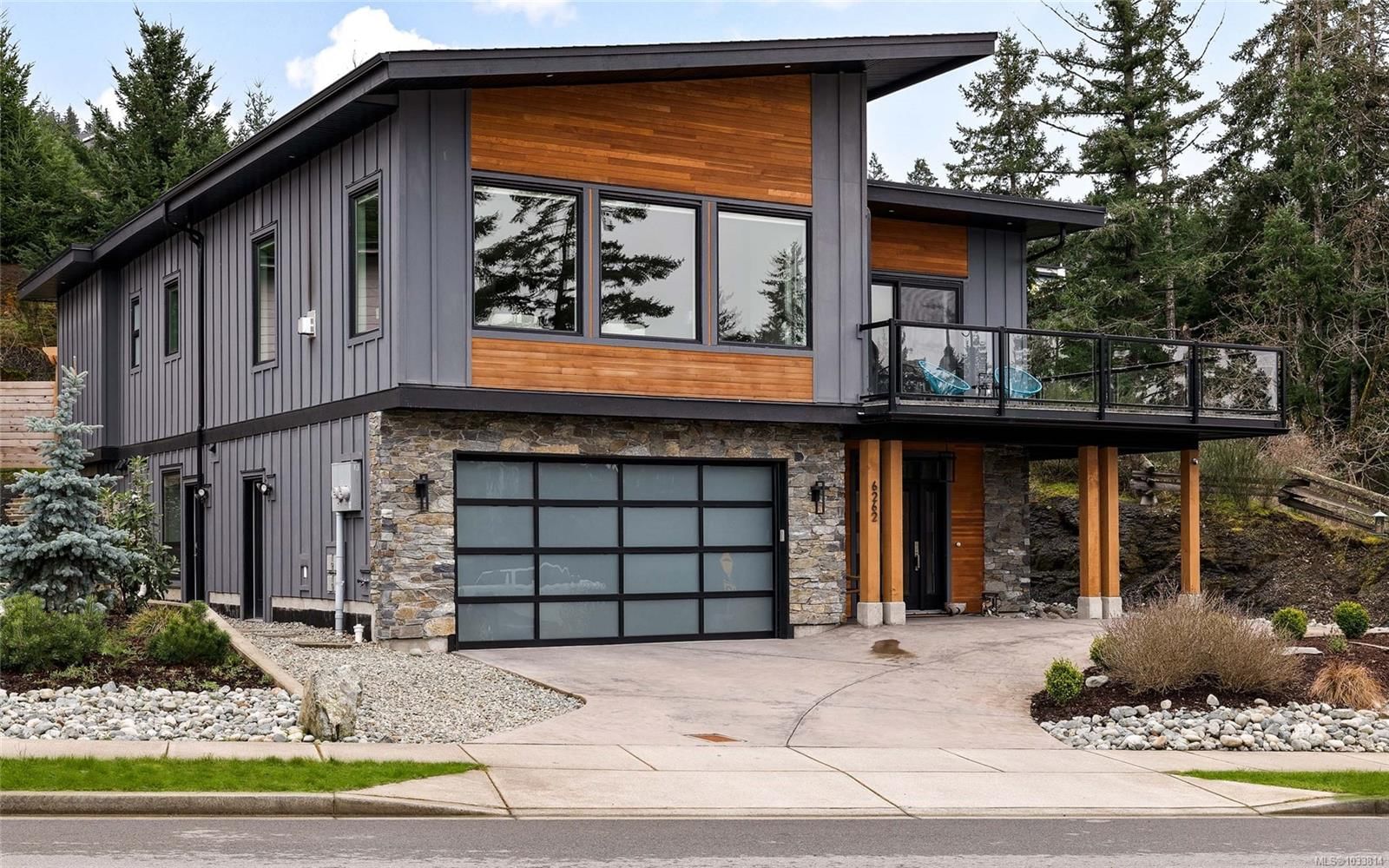 {"zip":"V9L 0H5","area":"North Cowichan, Municipality of","city":"Duncan","state":"BC","country":null,"district":null,"addressKey":"6262highwooddriveduncan","streetName":"Highwood","unitNumber":null,"neighborhood":"Du East Duncan","streetNumber":"6262","streetSuffix":"Dr","communityCode":null,"streetDirection":null,"majorIntersection":null,"streetDirectionPrefix":null}