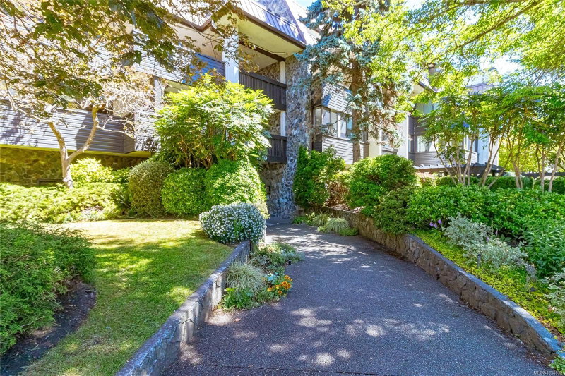 1120 Fairfield Rd ##306, Victoria, British Columbia