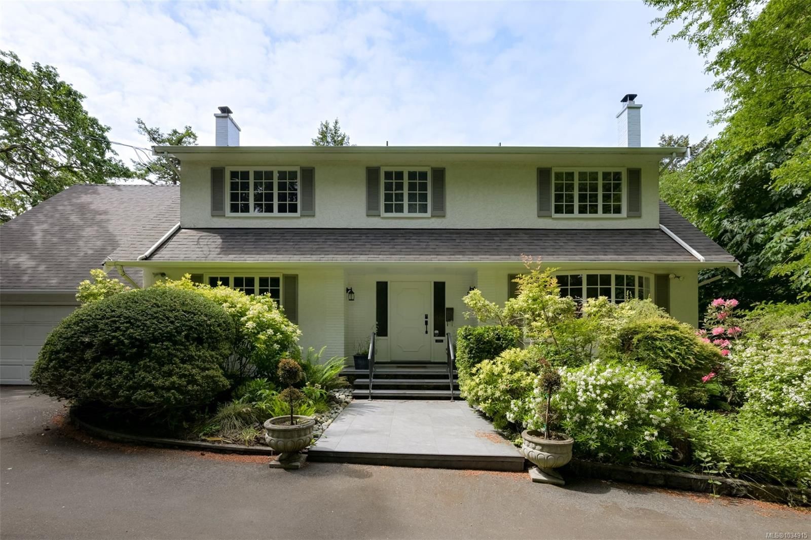 {"zip":"V8N 1L6","area":"Capital Regional District","city":"Saanich","state":"BC","country":null,"district":null,"addressKey":"2861tudoravenuesaanich","streetName":"Tudor","unitNumber":null,"neighborhood":"SE Ten Mile Point","streetNumber":"2861","streetSuffix":"Ave","communityCode":null,"streetDirection":null,"majorIntersection":null,"streetDirectionPrefix":null}