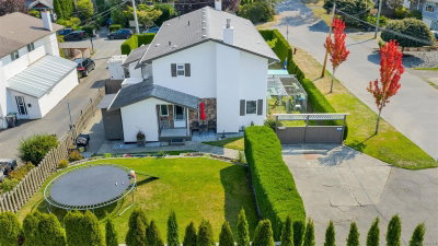 920 Agnes St, Esquimalt