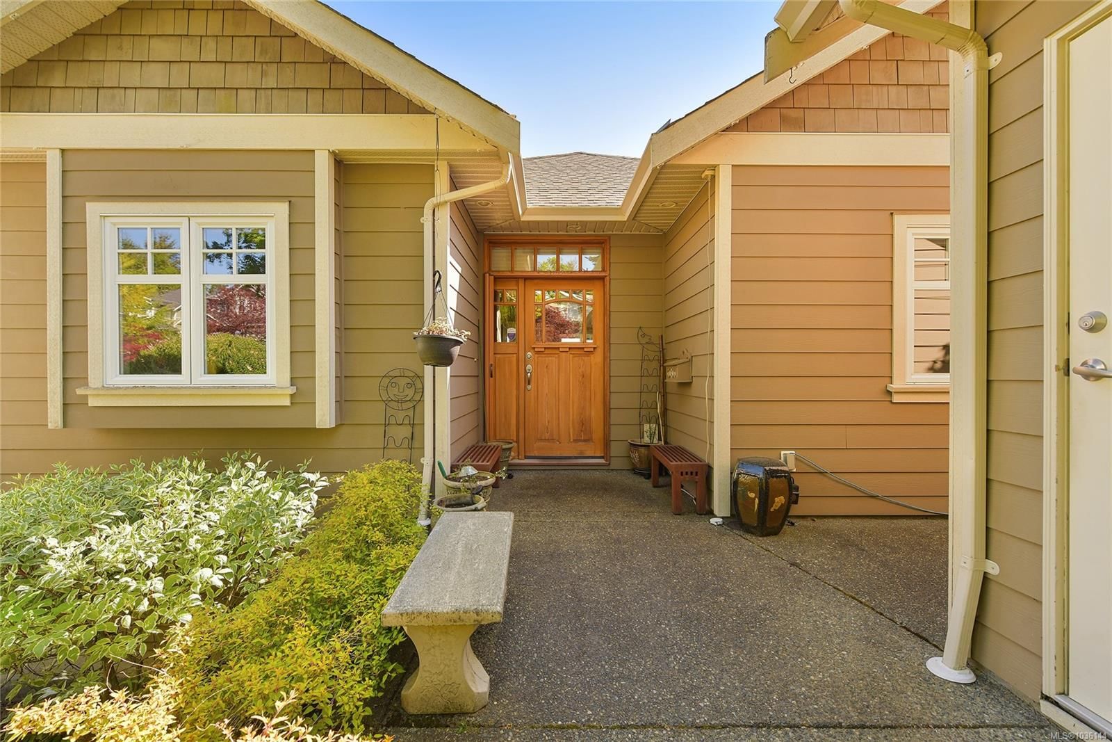 {"zip":"V8Z 7Y5","area":"Capital Regional District","city":"Saanich","state":"BC","country":null,"district":null,"addressKey":"523caseltonplacesaanich","streetName":"Caselton","unitNumber":null,"neighborhood":"SW Royal Oak","streetNumber":"523","streetSuffix":"Pl","communityCode":null,"streetDirection":null,"majorIntersection":null,"streetDirectionPrefix":null}