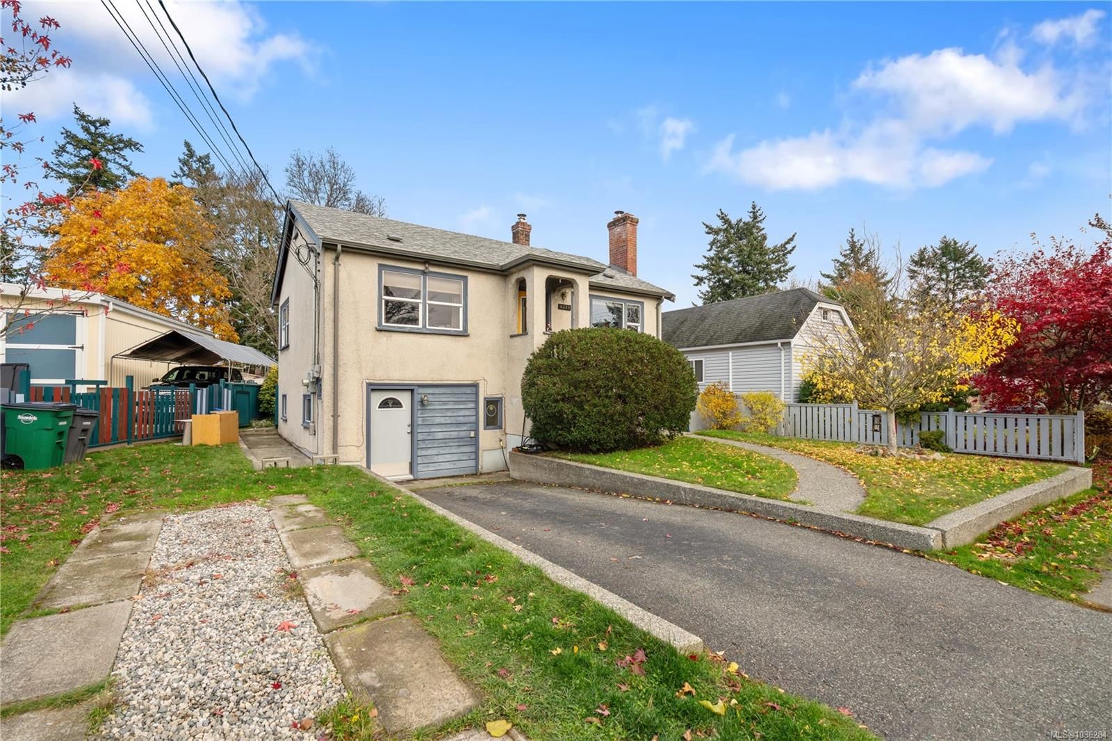 {"zip":"V8Z 4E7","area":"Capital Regional District","city":"Saanich","state":"BC","country":null,"district":null,"addressKey":"4029careyroadsaanich","streetName":"Carey","unitNumber":null,"neighborhood":"SW Glanford","streetNumber":"4029","streetSuffix":"Rd","communityCode":null,"streetDirection":null,"majorIntersection":null,"streetDirectionPrefix":null}