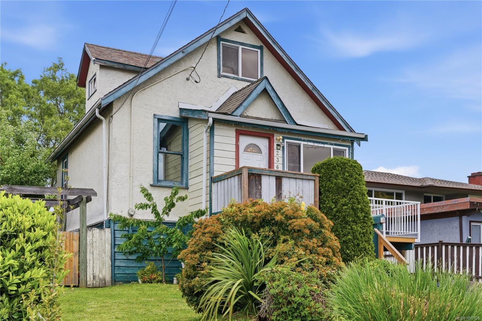 {"zip":"V8Z 1S9","area":"Capital Regional District","city":"Saanich","state":"BC","country":null,"district":null,"addressKey":"236creaseavenuesaanich","streetName":"Crease","unitNumber":null,"neighborhood":"SW Tillicum","streetNumber":"236","streetSuffix":"Ave","communityCode":null,"streetDirection":null,"majorIntersection":null,"streetDirectionPrefix":null}