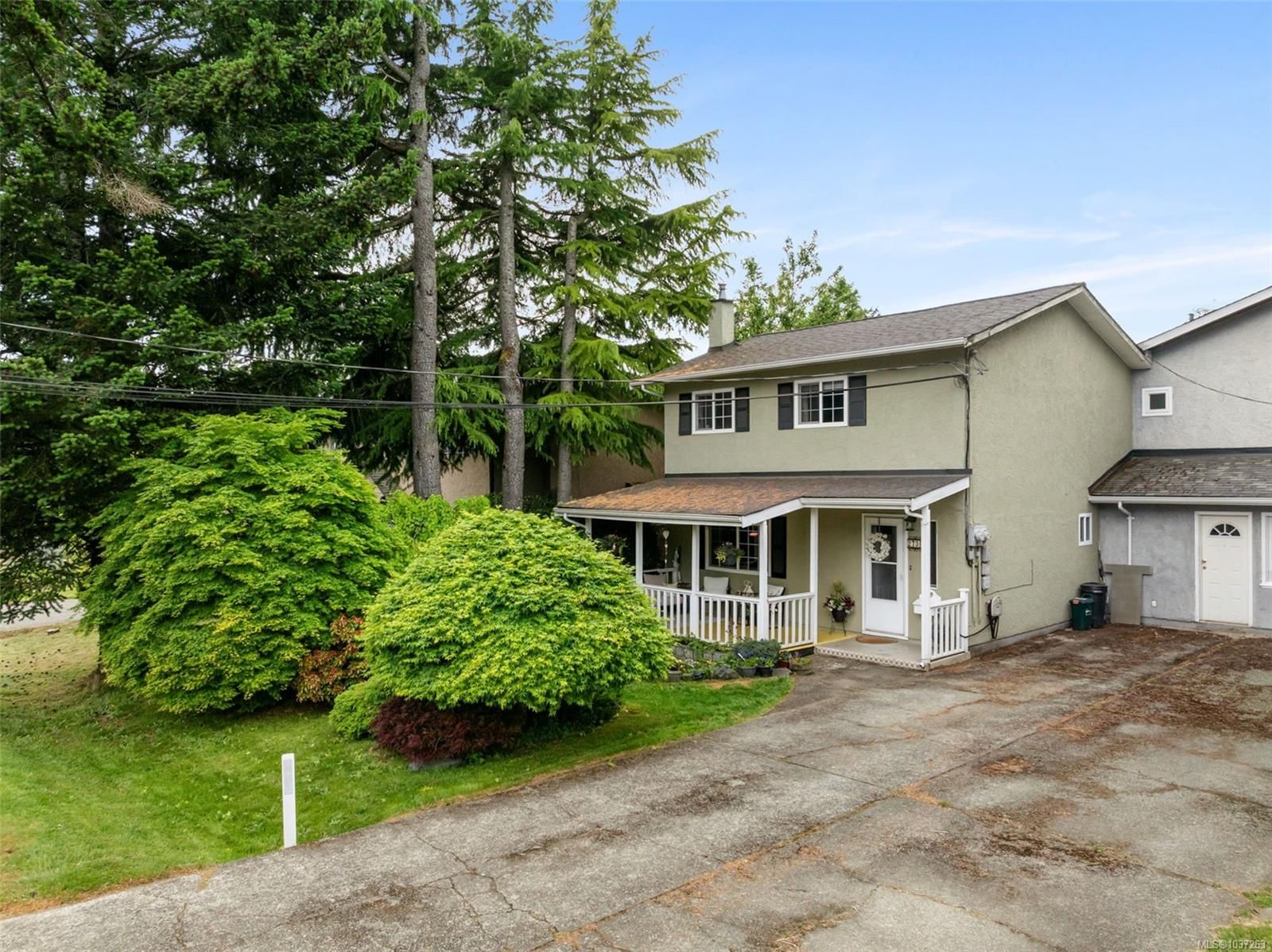 {"zip":"V9B 4T7","area":"Capital Regional District","city":"Colwood","state":"BC","country":null,"district":null,"addressKey":"2738whiteheadplacecolwood","streetName":"Whitehead","unitNumber":null,"neighborhood":"Co Colwood Corners","streetNumber":"2738","streetSuffix":"Pl","communityCode":null,"streetDirection":null,"majorIntersection":null,"streetDirectionPrefix":null}
