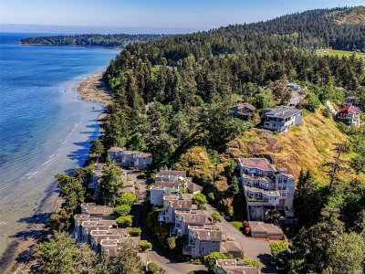 #1 – 4771 Cordova Bay Rd, Saanich