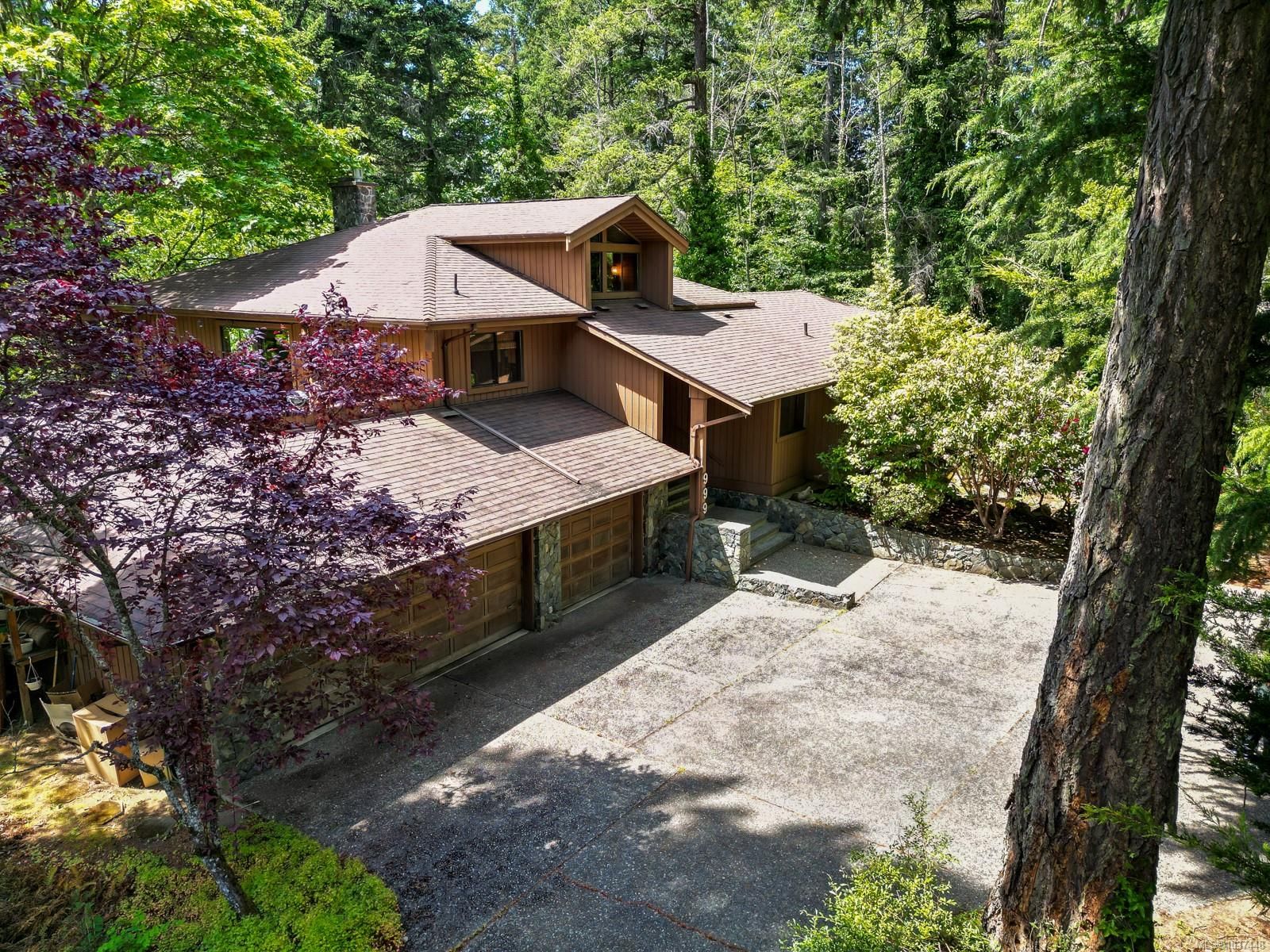 999 lohbrunner Rd
